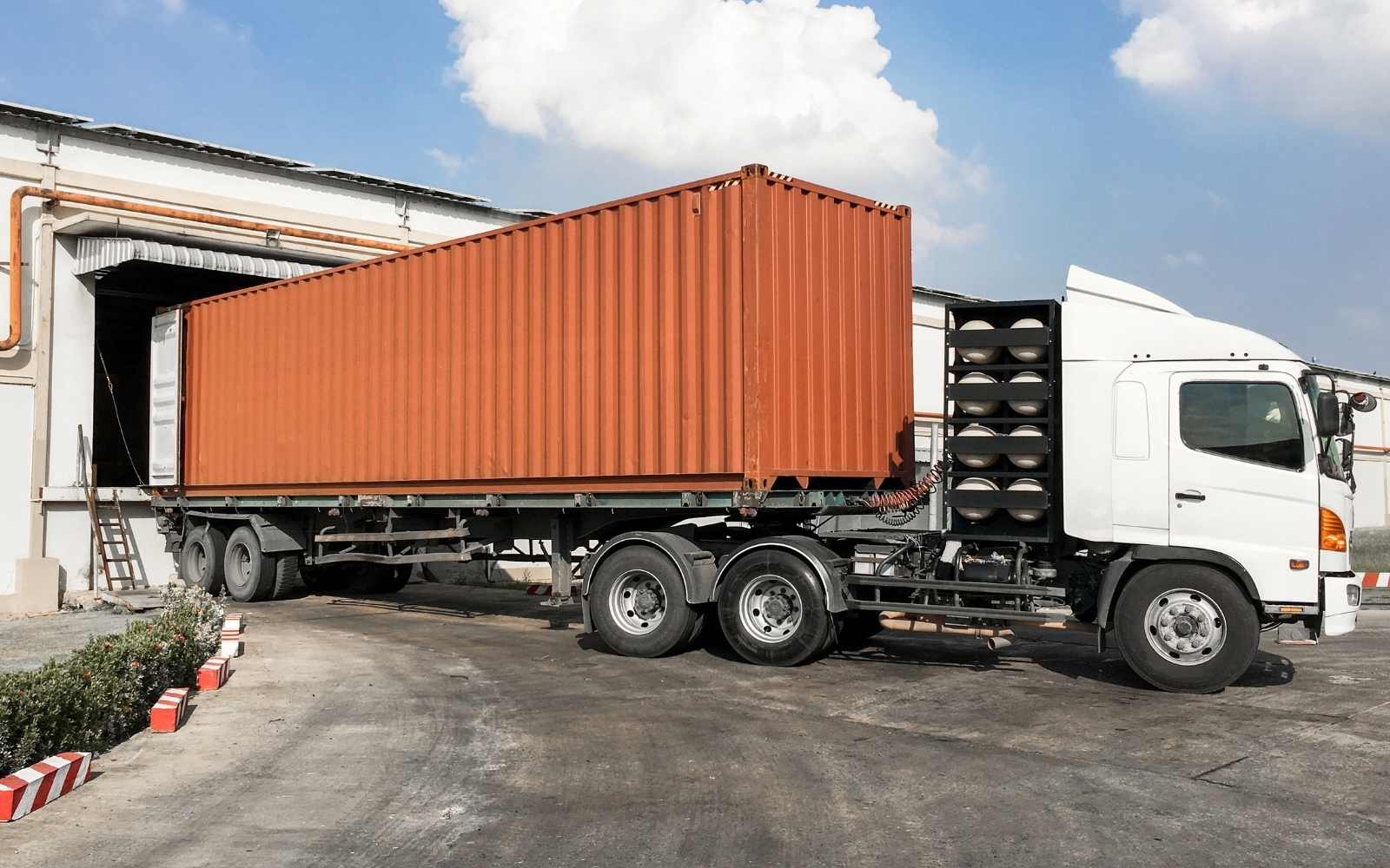 Cargo transport and final delivery
