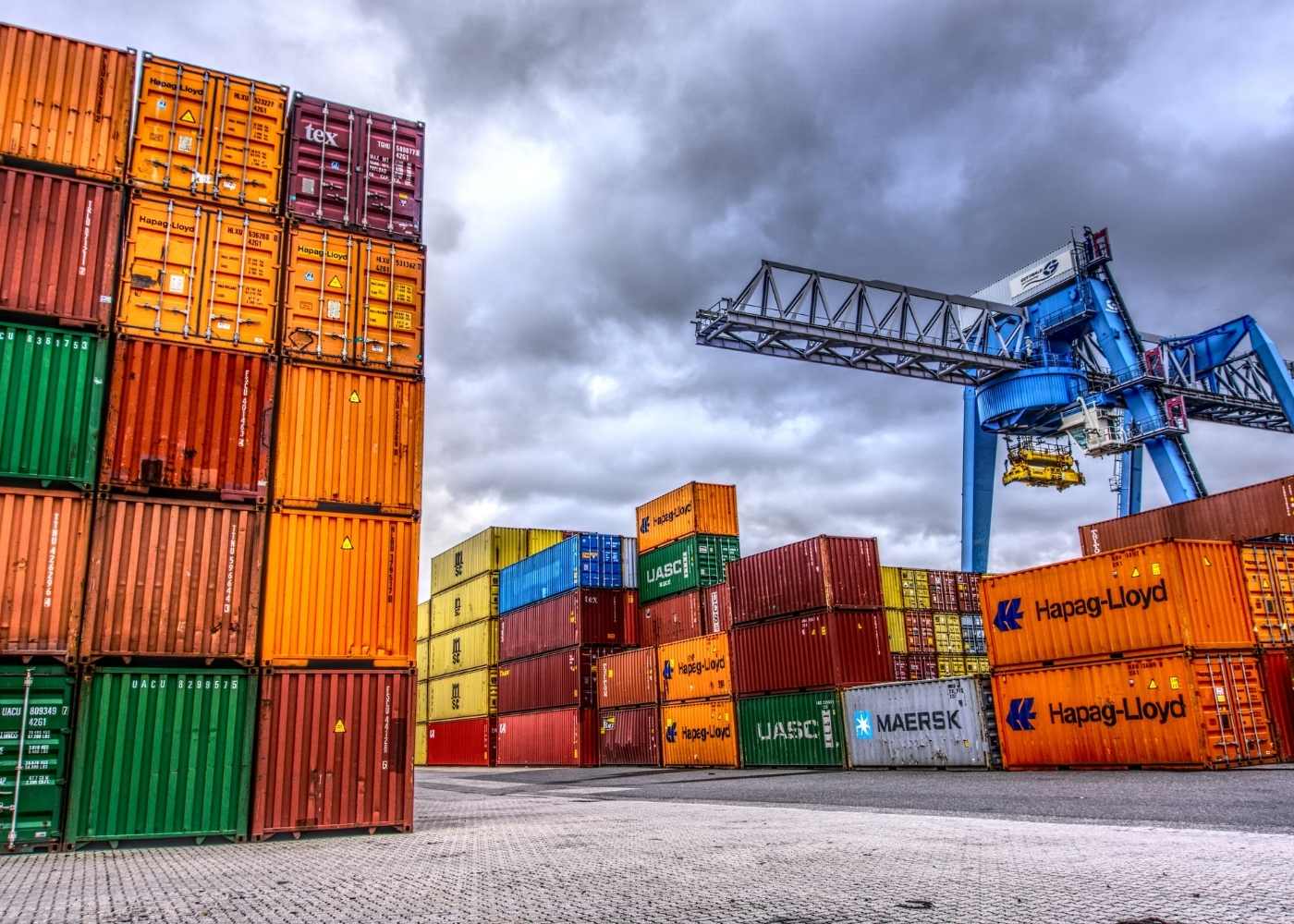 Port cargo handover and freight coordination