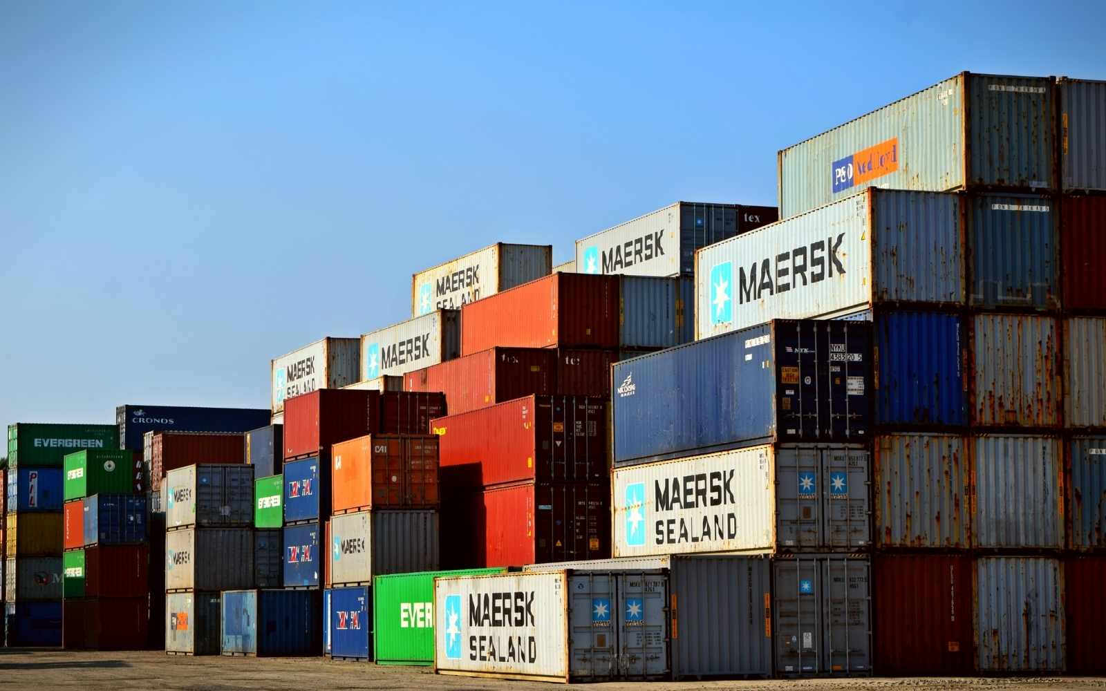 Cargo terminal and shipment documentation context